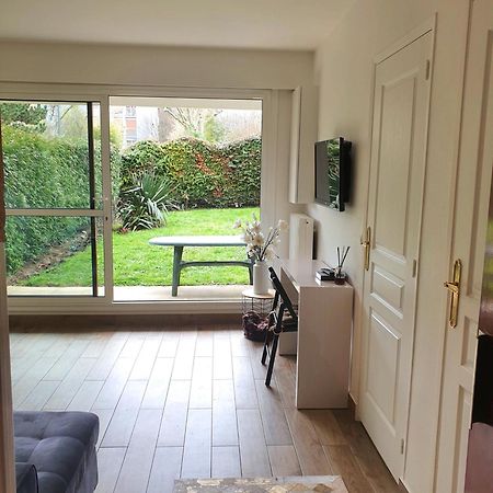 Appartement Avec Jardin Prive - 2 A 4 Voyageur Chaville Esterno foto