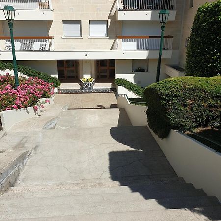 Appartement Avec Jardin Prive - 2 A 4 Voyageur Chaville Esterno foto