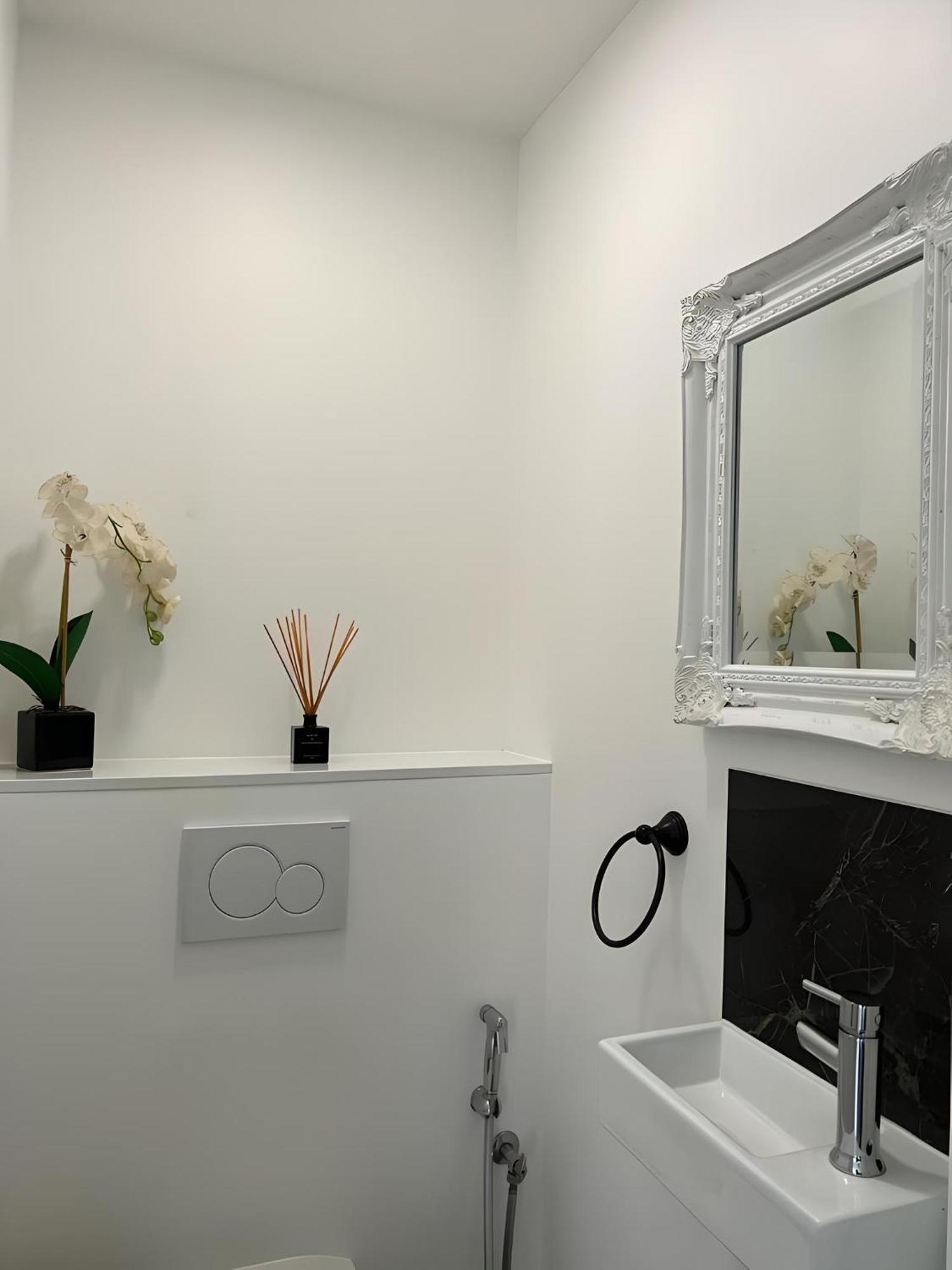 Appartement Avec Jardin Prive - 2 A 4 Voyageur Chaville Esterno foto