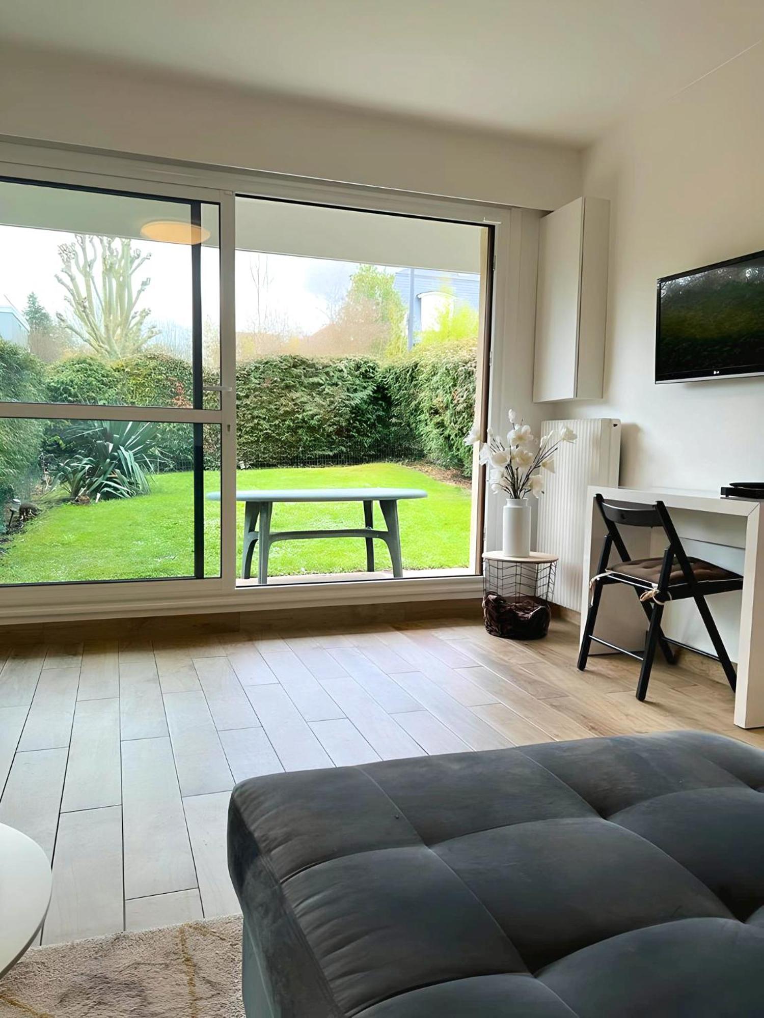 Appartement Avec Jardin Prive - 2 A 4 Voyageur Chaville Esterno foto