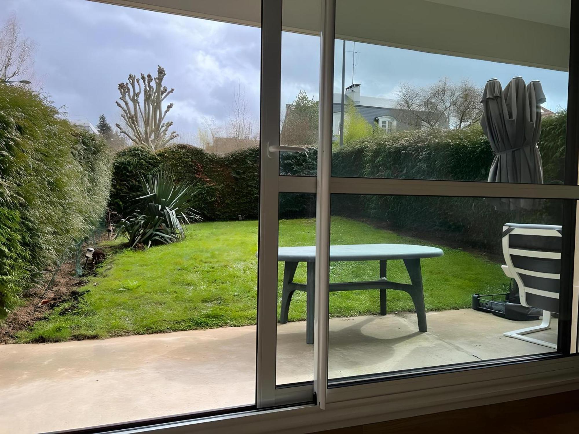 Appartement Avec Jardin Prive - 2 A 4 Voyageur Chaville Esterno foto